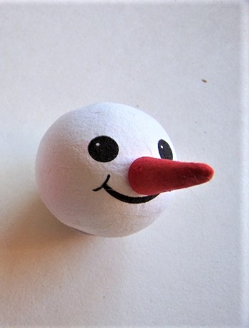 Schneemannkopf aus Wattekugel